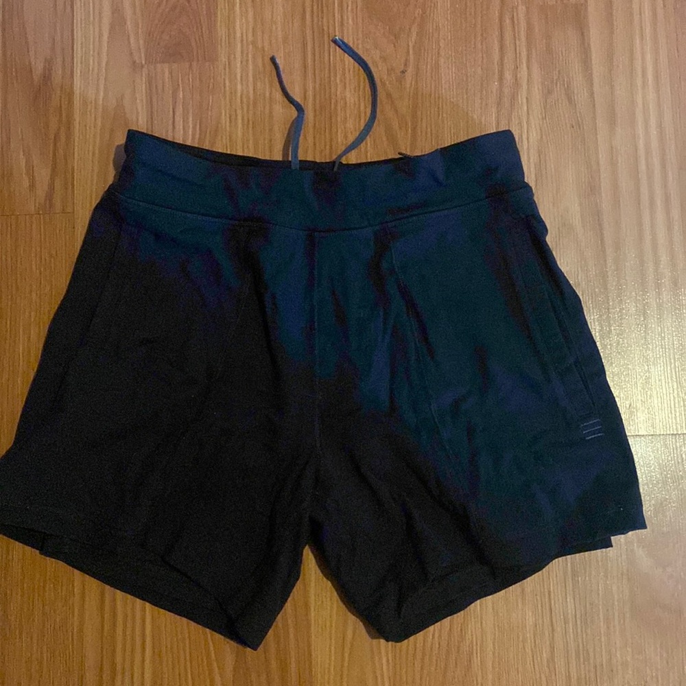 COPY - LuluLemon 5” shorts